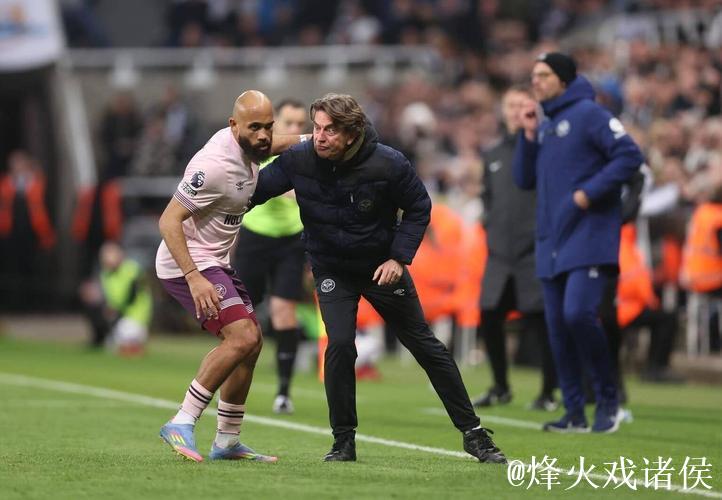 前教练:姆贝乌莫万能型选手,阿莫林的343阵型完美适配 前教练:姆贝乌莫万能型选手,阿莫林的343阵型完美适配